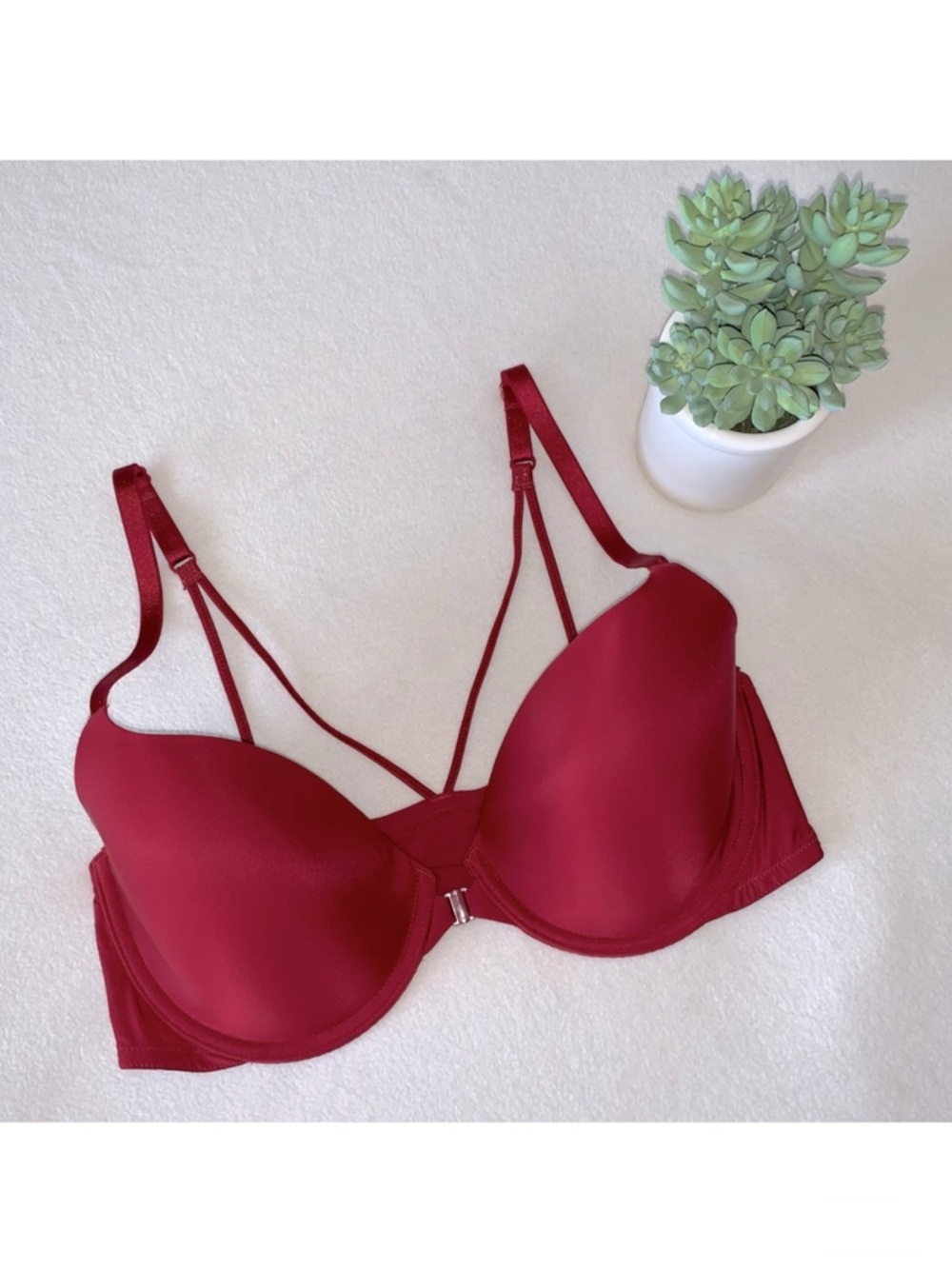 VS Racerback Front Close Demi Lined Bra, Mulberry, 36D, EUC (worn 1x), SEXY!